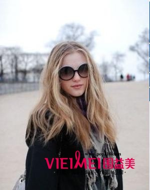 厚重围巾带来的安全感 柔软的温度给你怀抱,最新服装图片-围益美商城