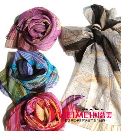 秋季的服装有些暗淡，搭条丝巾来闪亮自己吧,最新服装图片-围益美商城