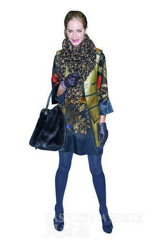 大围巾实用又有型,最新服装图片-围益美商城