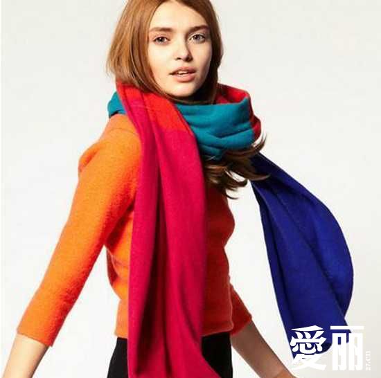 厚实羊毛围巾 贴心扮靓应对温差
