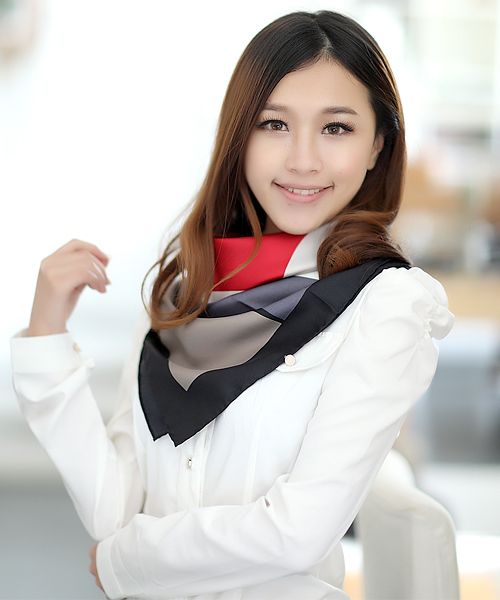 春心萌动 衬衫约会丝巾超诱人