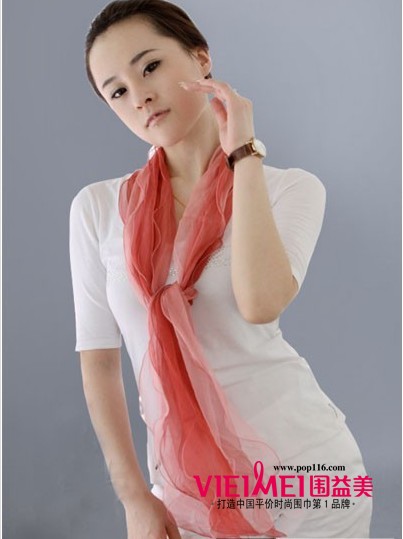 美 丝巾带来的别样时尚,最新服装图片-围益美商城