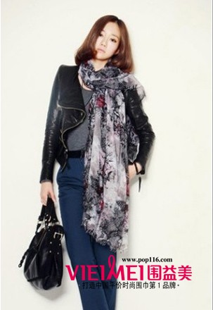 丝巾的搭配 美女演绎时尚的优雅,最新服装图片-围益美商城