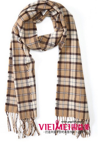 选择一条轻薄、色彩鲜艳的围巾就是你的必胜武器。,最新服装图片-围益美商城