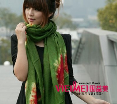 最新脖颈上的丝巾搭配 让自己着装大变样,最新服装图片-围益美商城