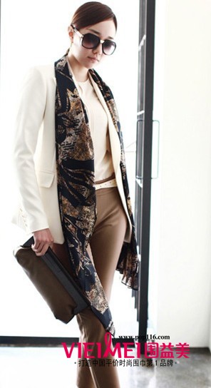 飘逸的丝巾舞出不一样的你,最新服装图片-围益美商城