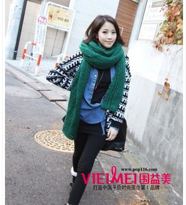 流行围巾打造邻家女孩的甜美风格,最新服装图片-围益美商城