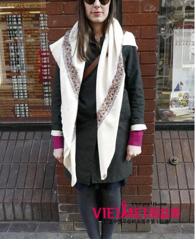 冬季提升品位 个性围巾随意搭,最新服装图片-围益美商城
