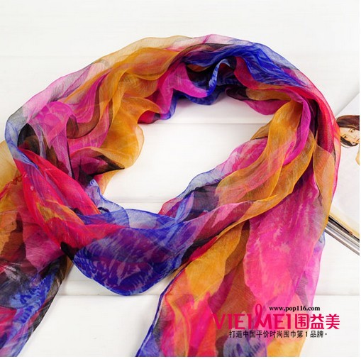 丝巾是很娇气的,想让自己的丝巾永远光鲜靓丽吗,最新服装图片-围益美商城