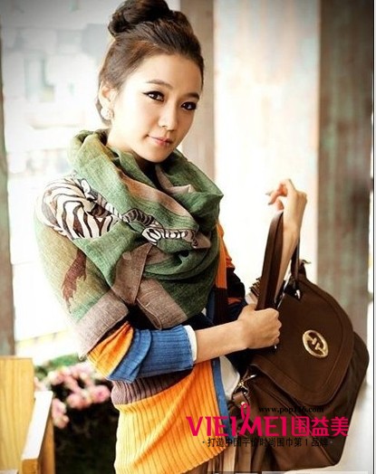 正确打出一款适合自己的丝巾，才能让你的服装更出彩，更美丽。,最新服装图片-围益美商城