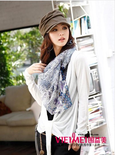 丝巾的艺术性已几乎可与宝石及绘画媲美,最新服装图片-围益美商城