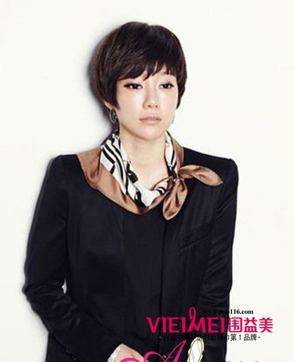 飘逸丝巾打扮弥漫芳香情怀,最新服装图片-围益美商城