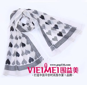 脖颈下的时尚 带着围巾展现完美发型,最新服装图片-围益美商城