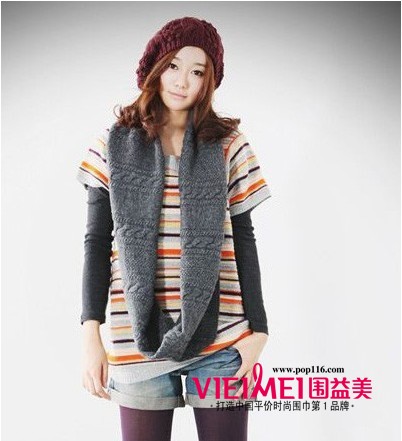 冬天,厚外套里面的我们的围巾应尽情尽兴混搭,最新服装图片-围益美商城