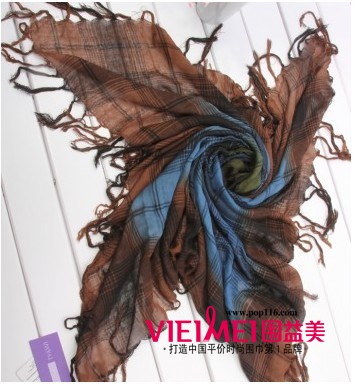 四种简单围巾系法 让你每天出行都心情舒畅,最新服装图片-围益美商城
