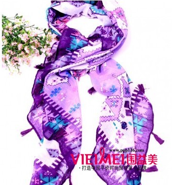 围巾 能让你卡出元素的身影 时尚设计搭配鲜艳,最新服装图片-围益美商城