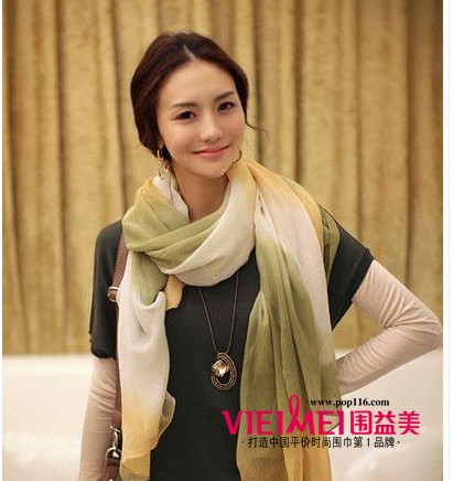 简单的围巾系法,让你一条围巾也能搭配出不一样风情!,最新服装图片-围益美商城