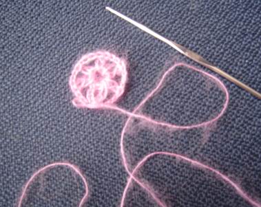 超级漂亮的粉红色立体花围巾,上教程啦(图解+连接方法+回答姐妹问题) 超级漂亮的粉红色立体花围巾,上教程啦(图解+连接方法+回答姐妹问题)