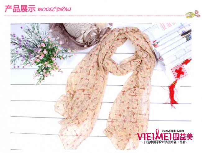 漂亮MM搭配丝巾展现亮丽风景线,最新服装图片-围益美商城