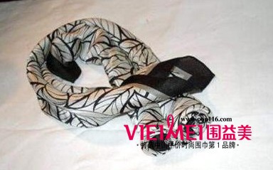 丝巾巧变玫瑰花型散发迷人气质,最新服装图片-围益美商城