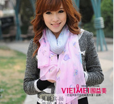 气质淑女轻松打造 长丝巾显威力,最新服装图片-围益美商城