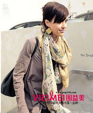 小编告诉你围巾冬季该如何搭配,最新服装图片-围益美商城