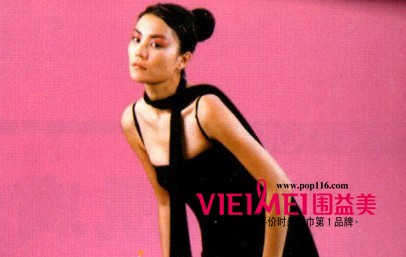时髦搭配 看搭配高手王菲对围巾情有独钟,最新服装图片-围益美商城