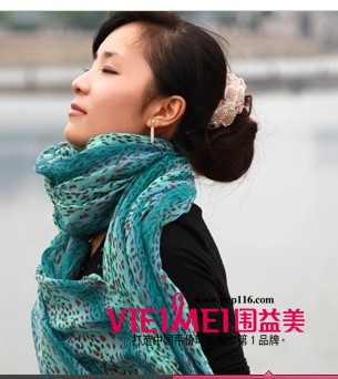 用围巾来扬长补短 让你更完美,最新服装图片-围益美商城