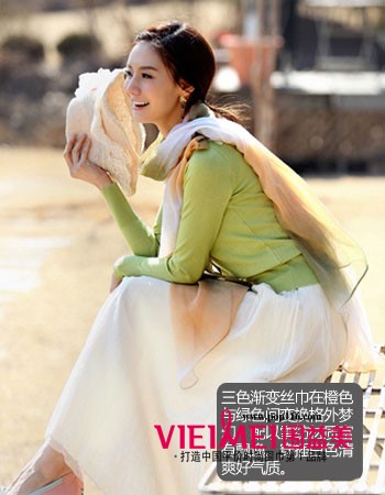 浪漫雪纺丝巾扮靓,最新服装图片-围益美商城
